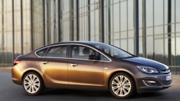 Opel’in Yeni Astra Sedanı Geliyor…