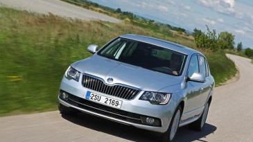 Makyajlı Skoda Superb