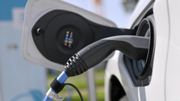 AB’de Elektrikli Otomobiller Dizeli Geride Bıraktı: Yeni Bir Dönem Başlıyor
