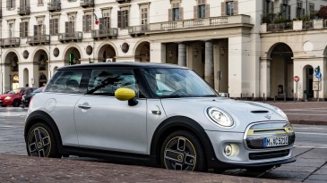 MINI Cooper SE: Elektrikli Devrimin Şık ve Sportif Yüzü