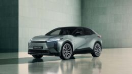 Geleceğin Yollardaki İmzası: 2026 Toyota C-HR Hybrid Hakkında Her Şey!